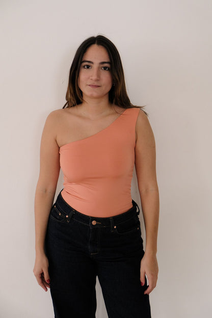 ONE SHOULDER TOP